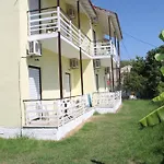Gardens 3*