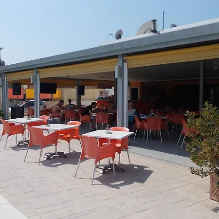 Lägenhetshotell Gardens 3*