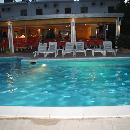 Gardens Aparthotel Kavos