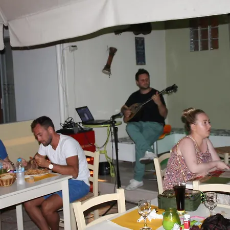 Lägenhetshotell Gardens 3*