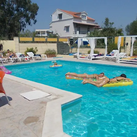 شقة فندقية Gardens Kávos