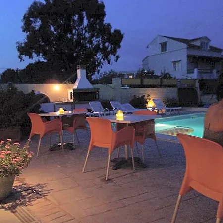 Gardens 3*