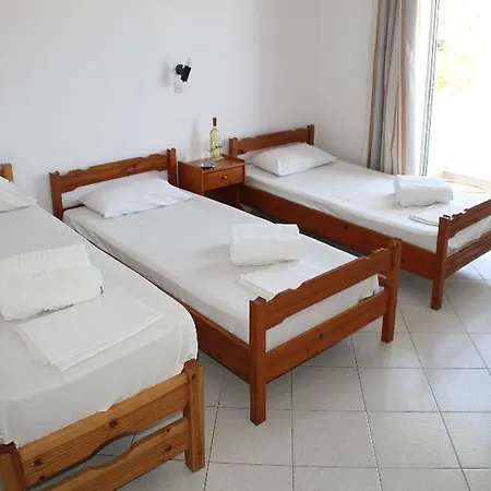 Gardens Apart Otel Kávos