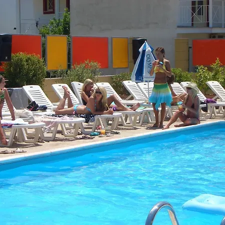 Aparthotel Gardens 3*