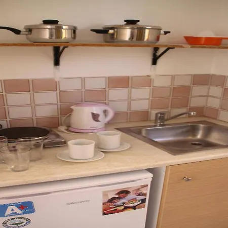 Gardens Apart Otel Kávos