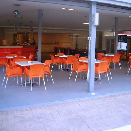 Gardens Apart Otel Kávos