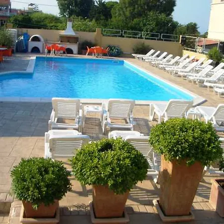 Apart Otel Gardens 3*