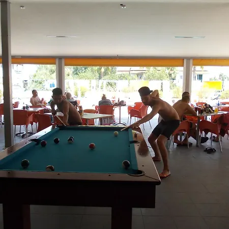 Gardens Apart Otel Kávos