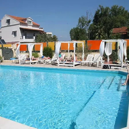 Gardens Apart Otel 3*